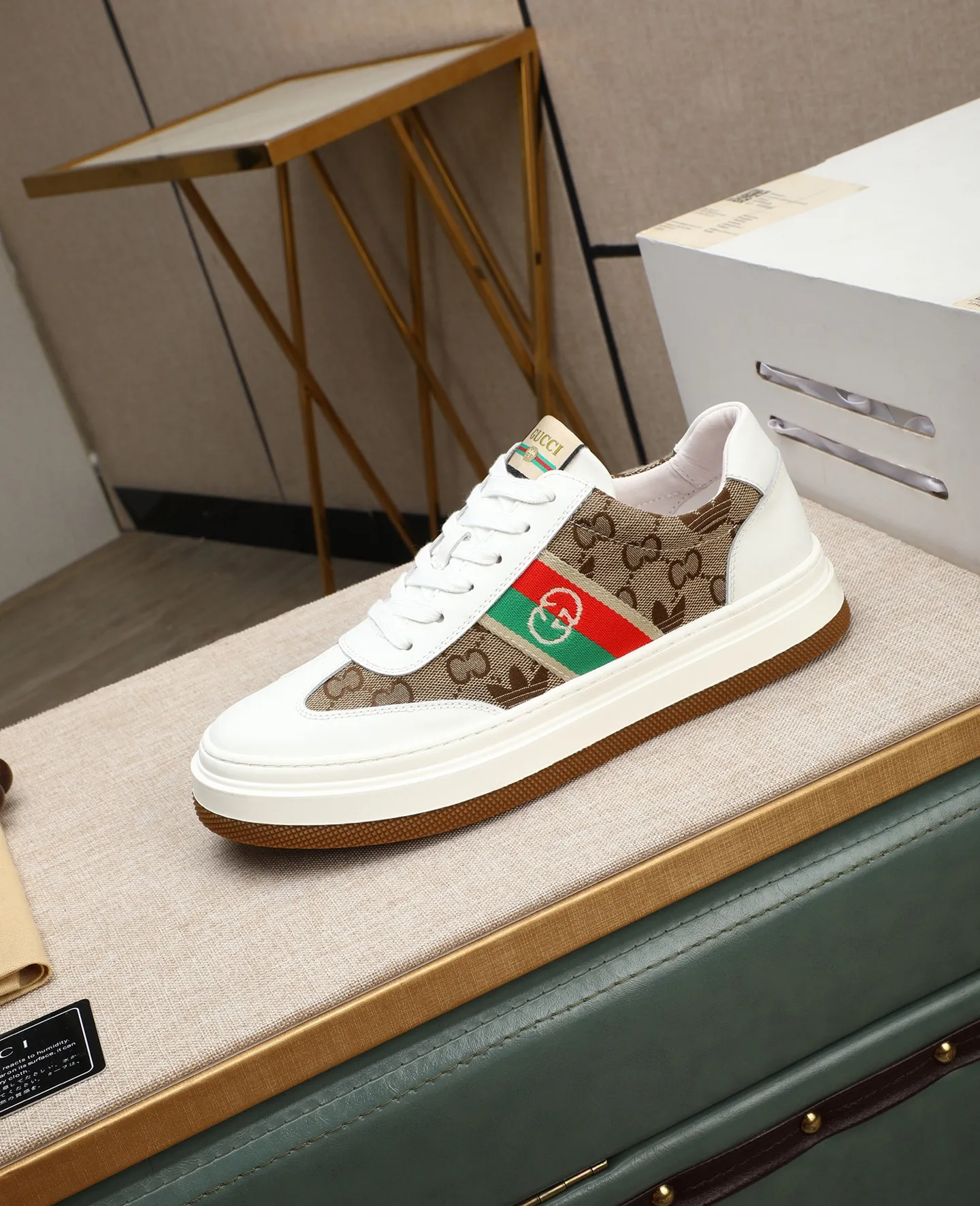 Men's shoes 💰420 GUCCI🔍🔍The latest model is available at the counter simultaneously. Original calfskin imported from Italy, genuine leather lining, (high-end, extravagant and classy) with exquisite workmanship. Sole: Original sole provided by the original factory. ⚠Exclusive double-layer movable molded sole is super comfortable⚠. Photographed in real life. 🎬The real thing is better. 🔍🔍"High quality·Follow the order" code number 38-44